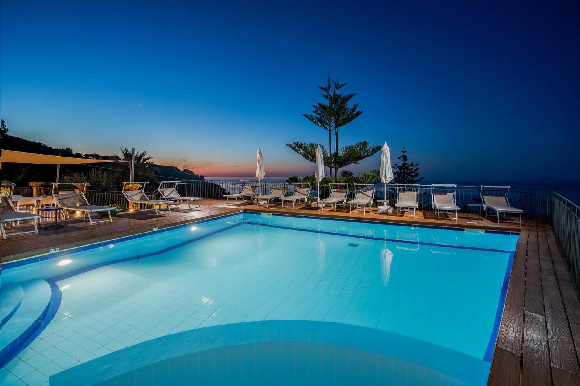 Villa Provenza 12&4, Emma Villas Чефалу Екстер'єр фото